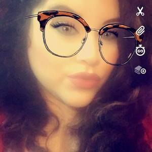 Meet your Posher, Desiree